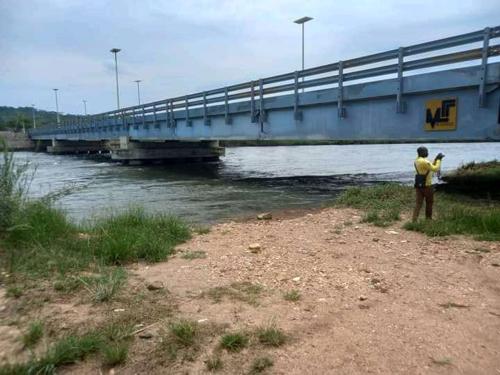 En marge de la visite de Macron, l’Office des routes signe un contrat pour la construction de 201 ponts